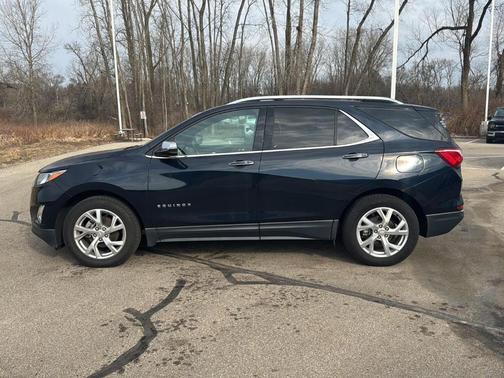 Midnight Blue Metallic 2021 Chevrolet Equinox Premier