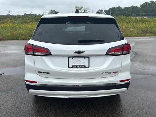 Iridescent Pearl Tricoat 2022 Chevrolet Equinox RS