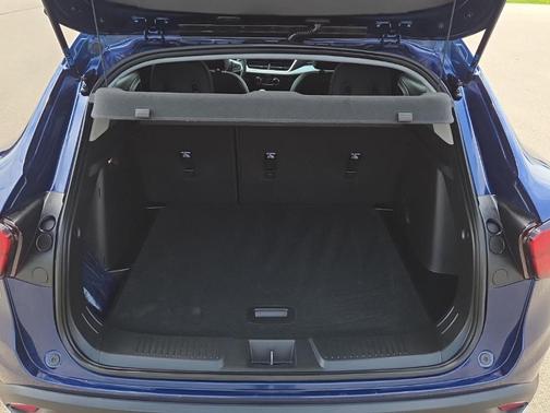 Blue Glow Metallic 2024 Chevrolet Trax LT