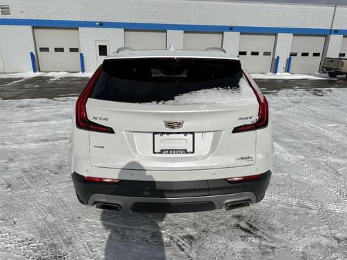 2022 Cadillac XT4 Premium Luxury