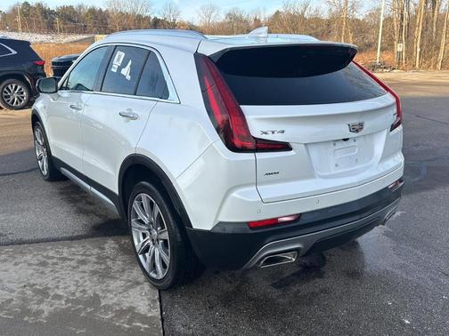 2022 Cadillac XT4 Premium Luxury