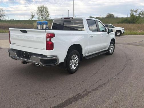 Summit White 2024 Chevrolet Silverado 1500 LT