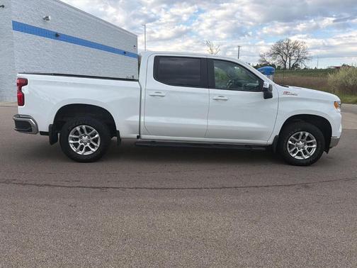 Summit White 2024 Chevrolet Silverado 1500 LT