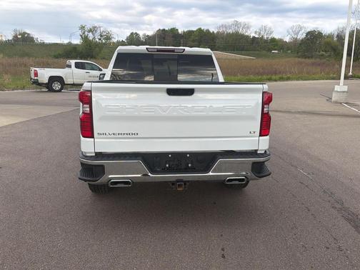 Summit White 2024 Chevrolet Silverado 1500 LT
