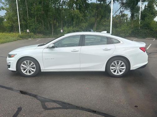 Summit White 2024 Chevrolet Malibu LT