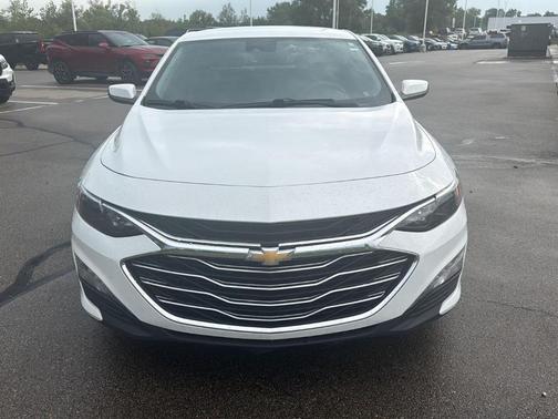Summit White 2024 Chevrolet Malibu LT