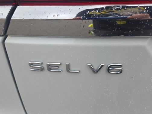 Opal White Pearl Effect 2023 Volkswagen Atlas 3.6L SEL