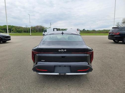Aurora Black Pearl 2025 Kia K4