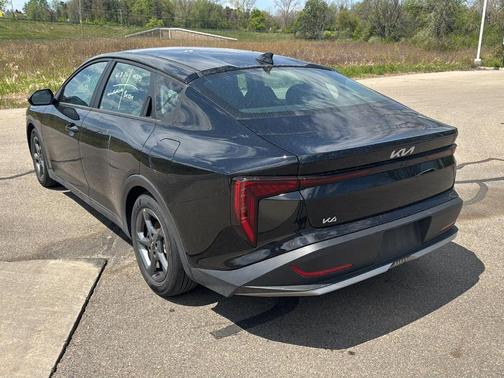 Aurora Black Pearl 2025 Kia K4