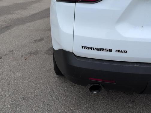 Summit White 2023 Chevrolet Traverse RS