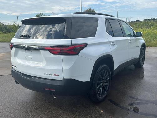 Summit White 2023 Chevrolet Traverse RS