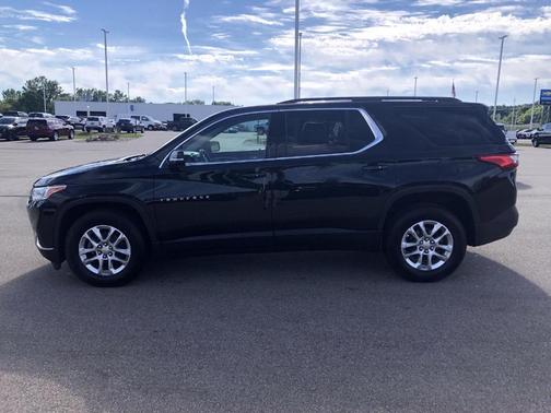 Mosaic Black Metallic 2020 Chevrolet Traverse LT Cloth