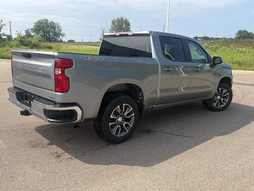 Sterling Gray Metallic 2024 Chevrolet Silverado 1500 LT