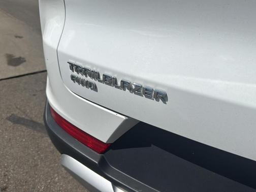 Summit White 2025 Chevrolet Trailblazer LT