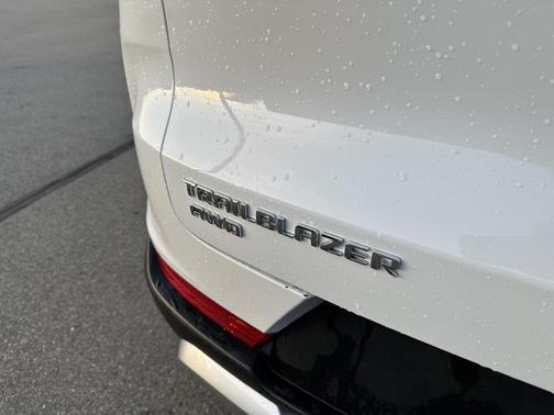 Summit White 2025 Chevrolet Trailblazer LT