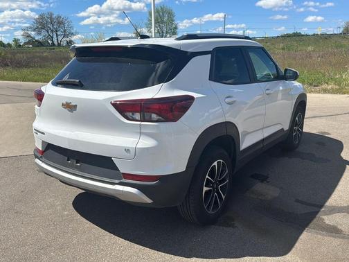Summit White 2025 Chevrolet Trailblazer LT