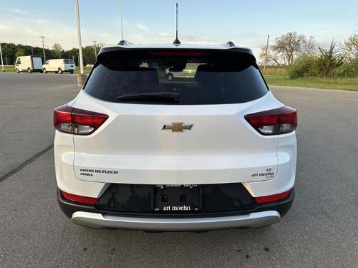 Summit White 2025 Chevrolet Trailblazer LT