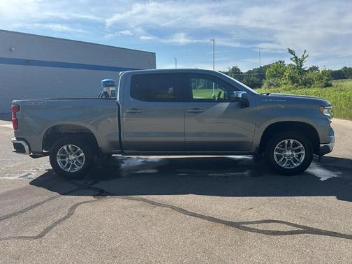 Sterling Gray Metallic 2024 Chevrolet Silverado 1500 LT