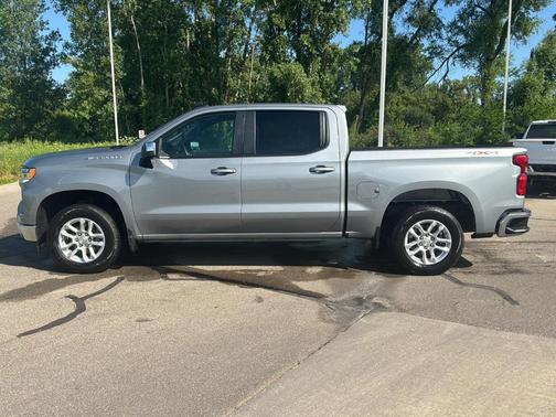 Sterling Gray Metallic 2024 Chevrolet Silverado 1500 LT