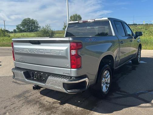 Sterling Gray Metallic 2024 Chevrolet Silverado 1500 LT