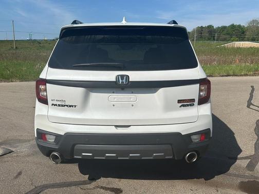Platinum White Pearl 2023 Honda Passport TrailSport