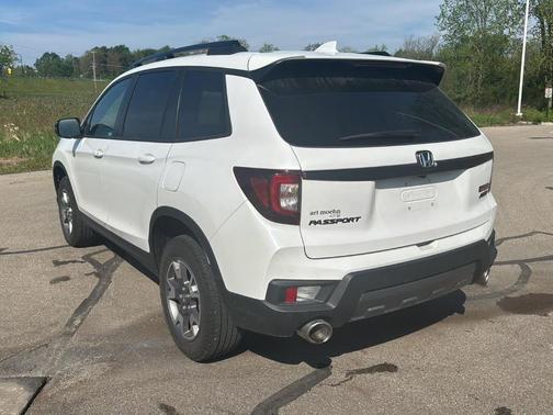 Platinum White Pearl 2023 Honda Passport TrailSport