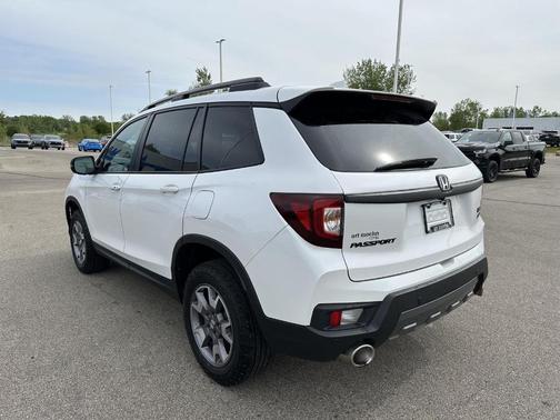 Platinum White Pearl 2023 Honda Passport TrailSport