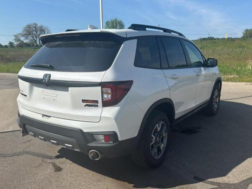 Platinum White Pearl 2023 Honda Passport TrailSport