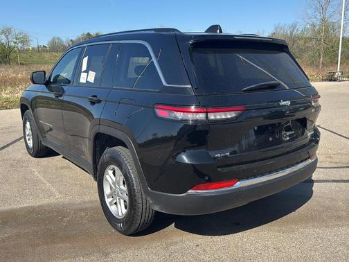 Diamond Black 2023 Jeep Grand Cherokee Laredo