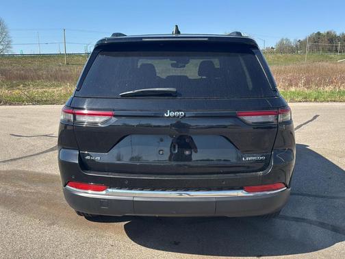 Diamond Black 2023 Jeep Grand Cherokee Laredo