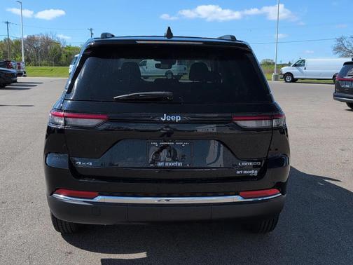 Diamond Black 2023 Jeep Grand Cherokee Laredo