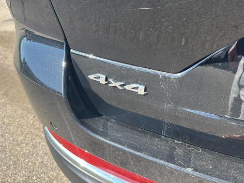 Diamond Black 2023 Jeep Grand Cherokee Laredo