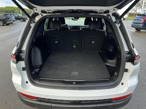 Bright White 2023 Jeep Grand Cherokee Altitude