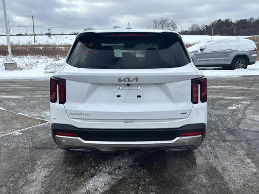 2024 Kia Sorento S