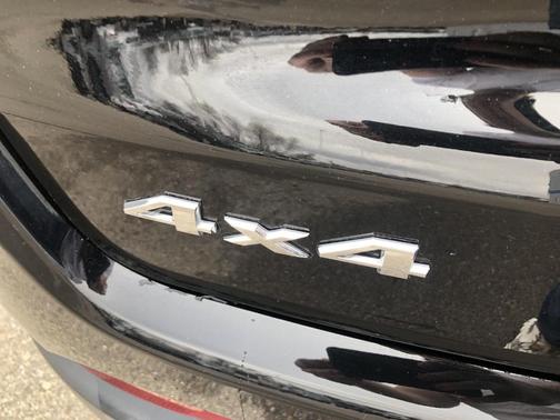 Diamond Black 2025 Jeep Compass Latitude