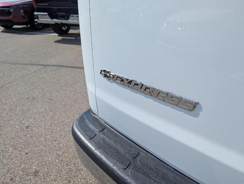 2019 Chevrolet Express 2500 LT