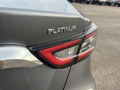 2022 Nissan Maxima Platinum