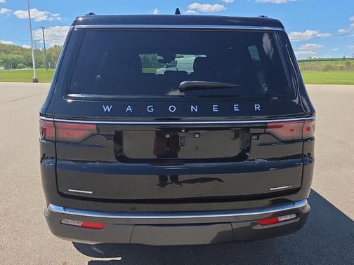 Diamond Black 2022 Jeep Wagoneer Series II
