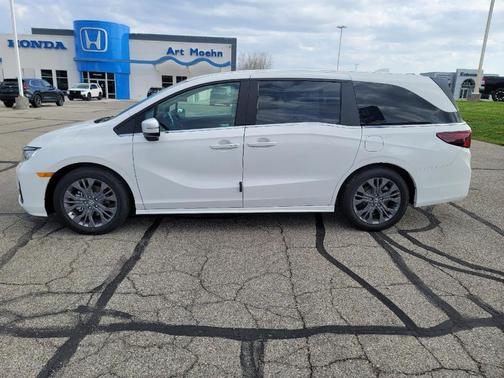 Platinum White Pearl 2026 Honda Odyssey Touring