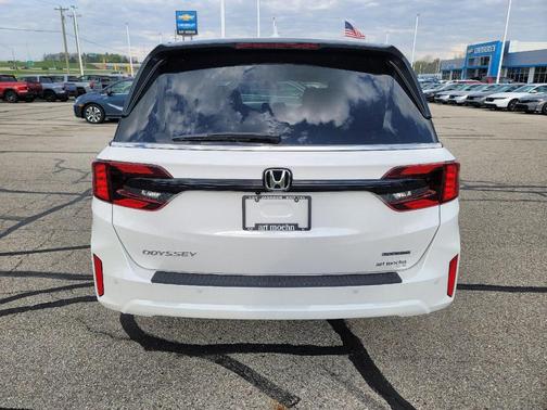 Platinum White Pearl 2026 Honda Odyssey Touring