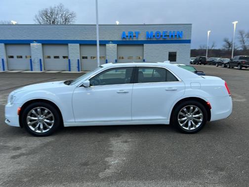 2017 Chrysler 300 Limited