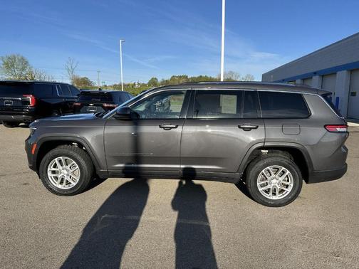 Metallic 2022 Jeep Grand Cherokee L Laredo