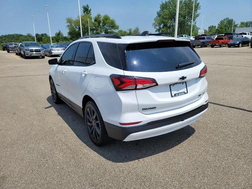Summit White 2022 Chevrolet Equinox RS