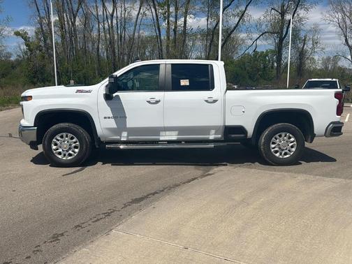 Summit White 2024 Chevrolet Silverado 2500 LT