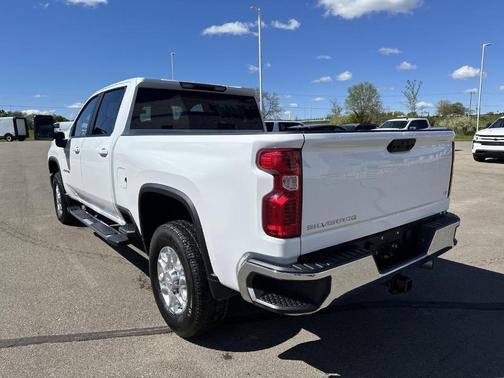 Summit White 2024 Chevrolet Silverado 2500 LT