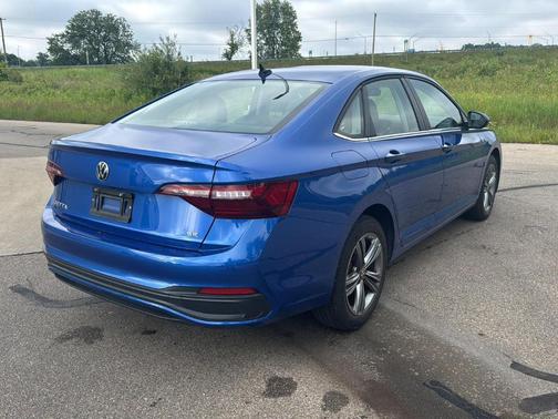 Rising Blue Metallic 2024 Volkswagen Jetta 1.5T SE