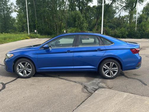 Rising Blue Metallic 2024 Volkswagen Jetta 1.5T SE