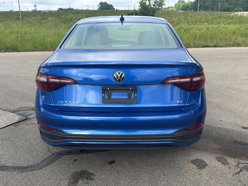 Rising Blue Metallic 2024 Volkswagen Jetta 1.5T SE