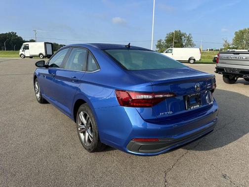 Rising Blue Metallic 2024 Volkswagen Jetta 1.5T SE