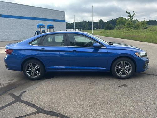 Rising Blue Metallic 2024 Volkswagen Jetta 1.5T SE